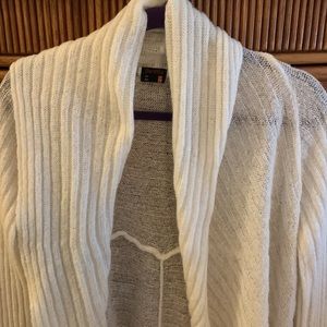 EUC Long sleeve white open sweater made in Italy size medium